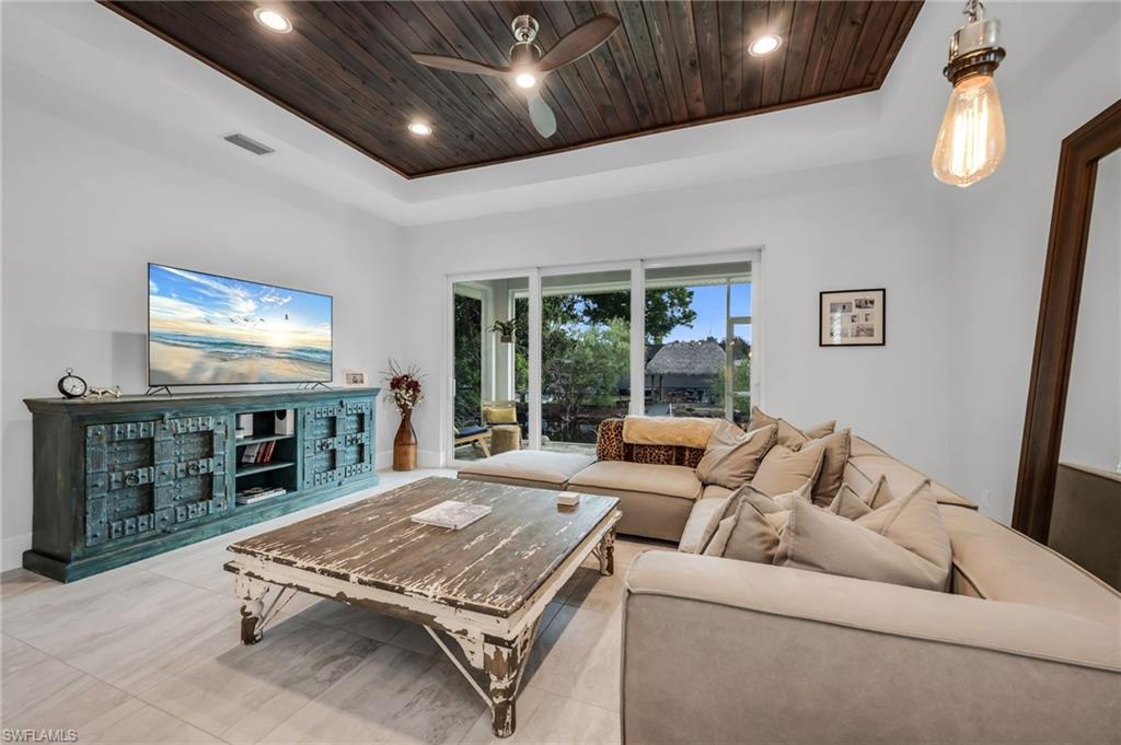 SUNSET HOMES - Residential