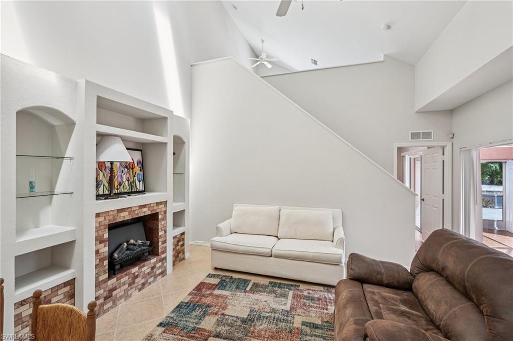 QUAIL WOODS COURTYARDS - Residential