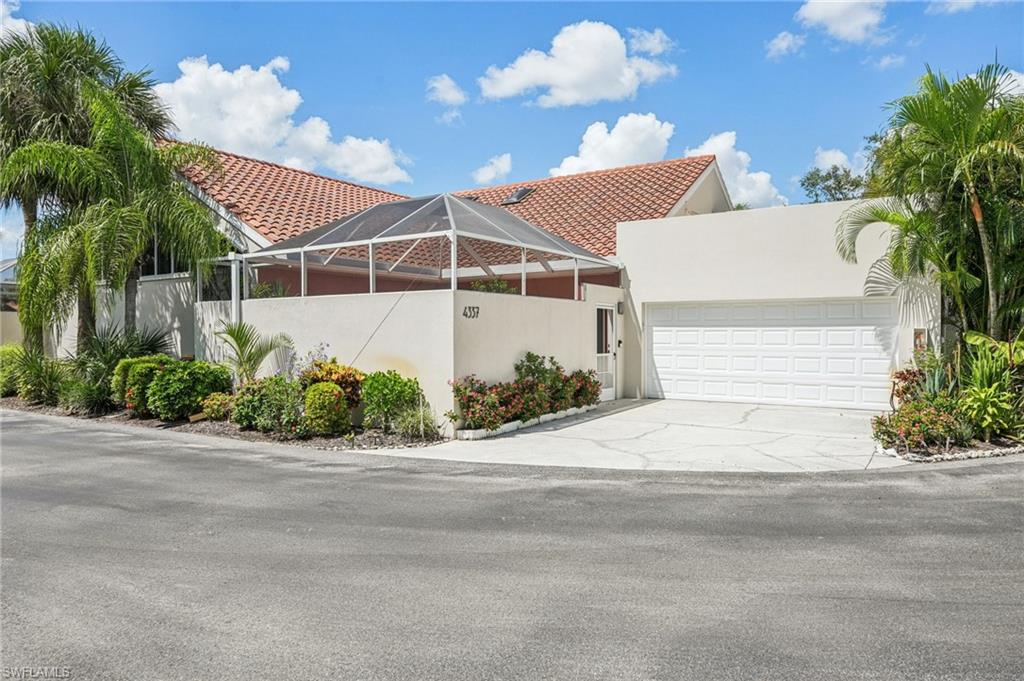 QUAIL WOODS COURTYARDS - Residential