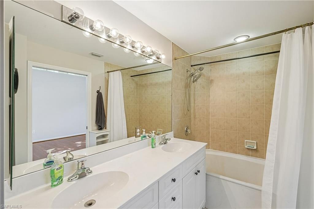 QUAIL WOODS COURTYARDS - Residential