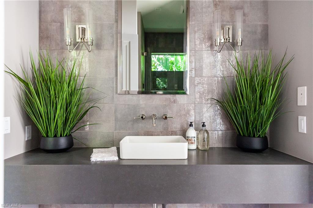 AQUALANE SHORES - Residential