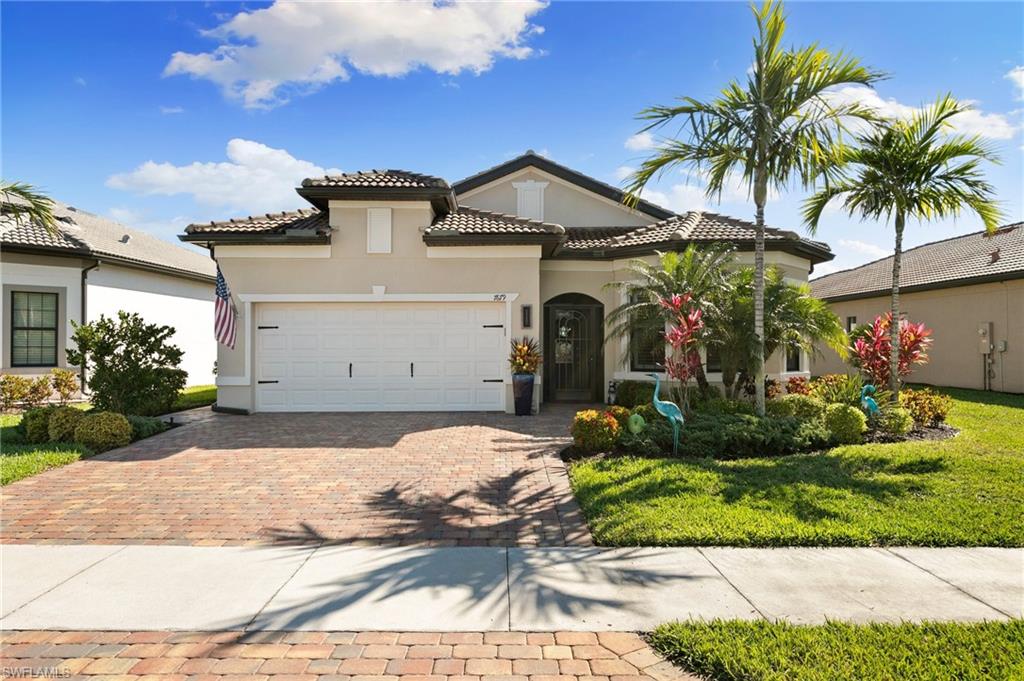 WINDING CYPRESS - Residential