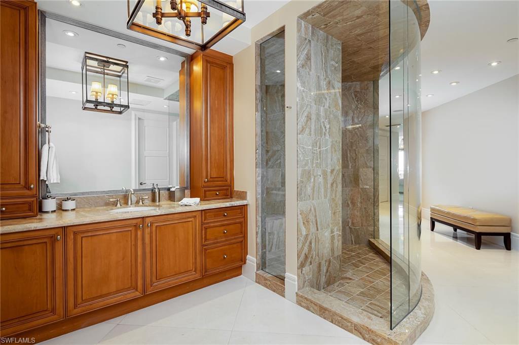 REGENT - Residential