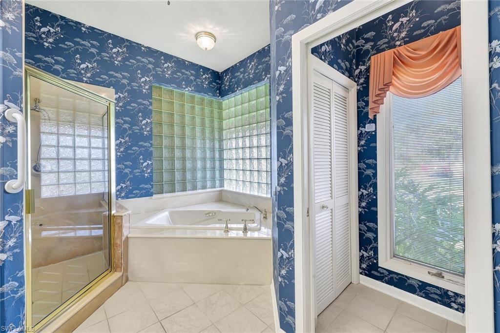 MARCO BEACH - Residential