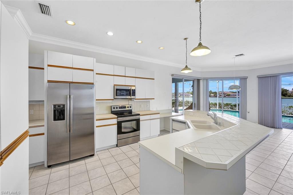 MARCO BEACH - Residential