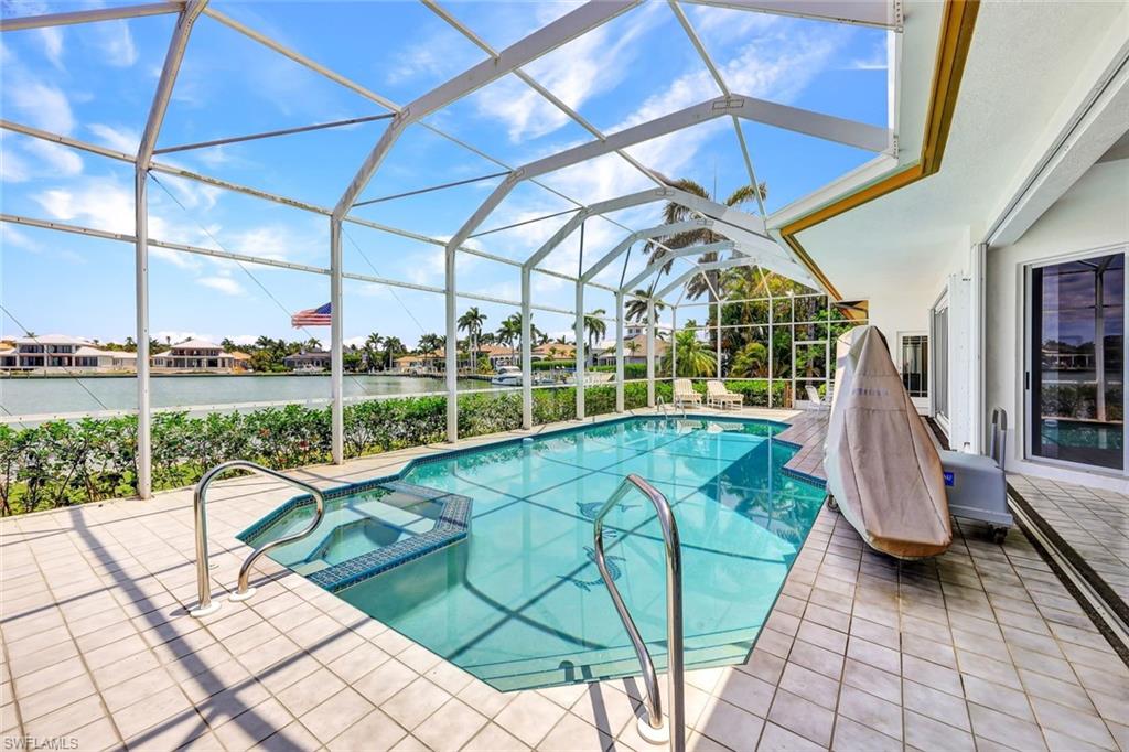 MARCO BEACH - Residential