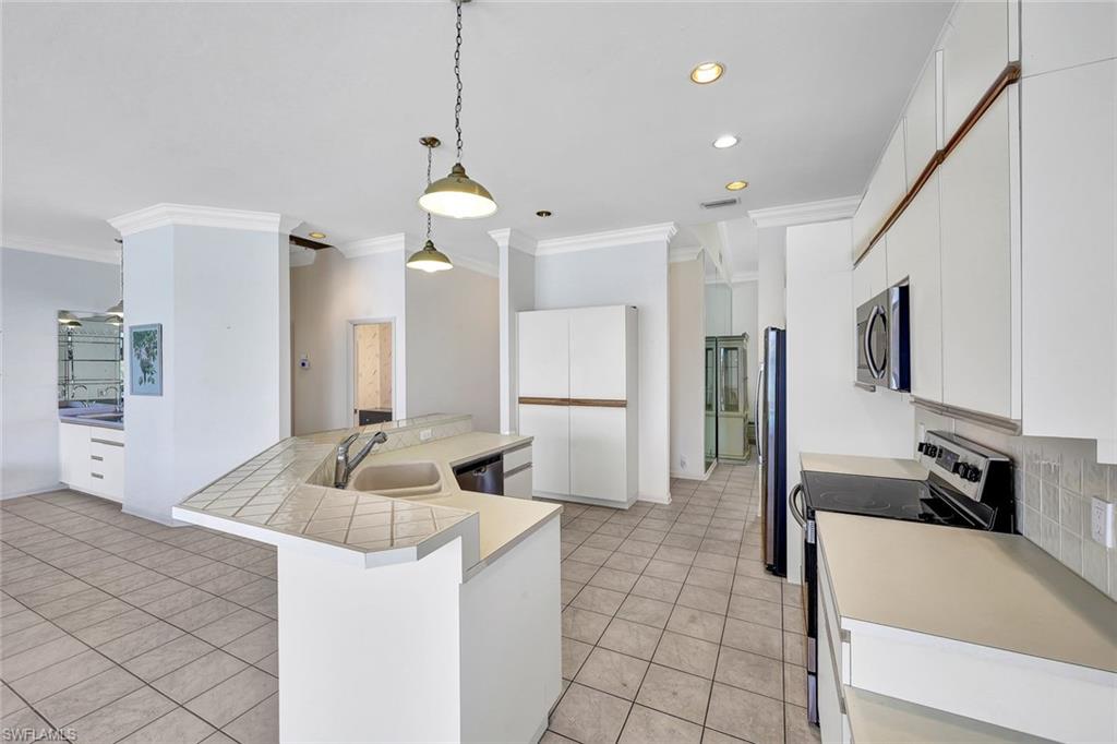 MARCO BEACH - Residential