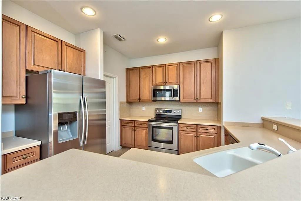 LAUREL LAKES - Residential