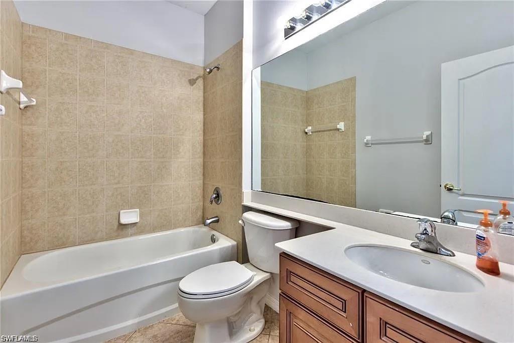 LAUREL LAKES - Residential