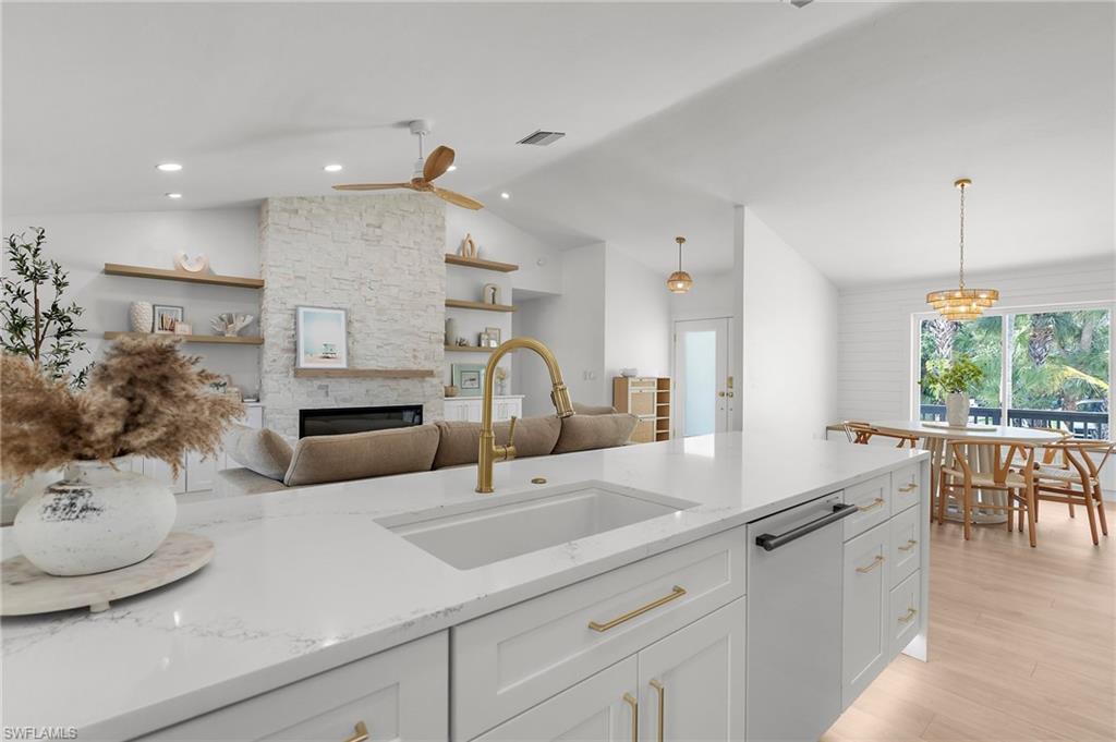 COTTAGE POINT UNREC - Residential