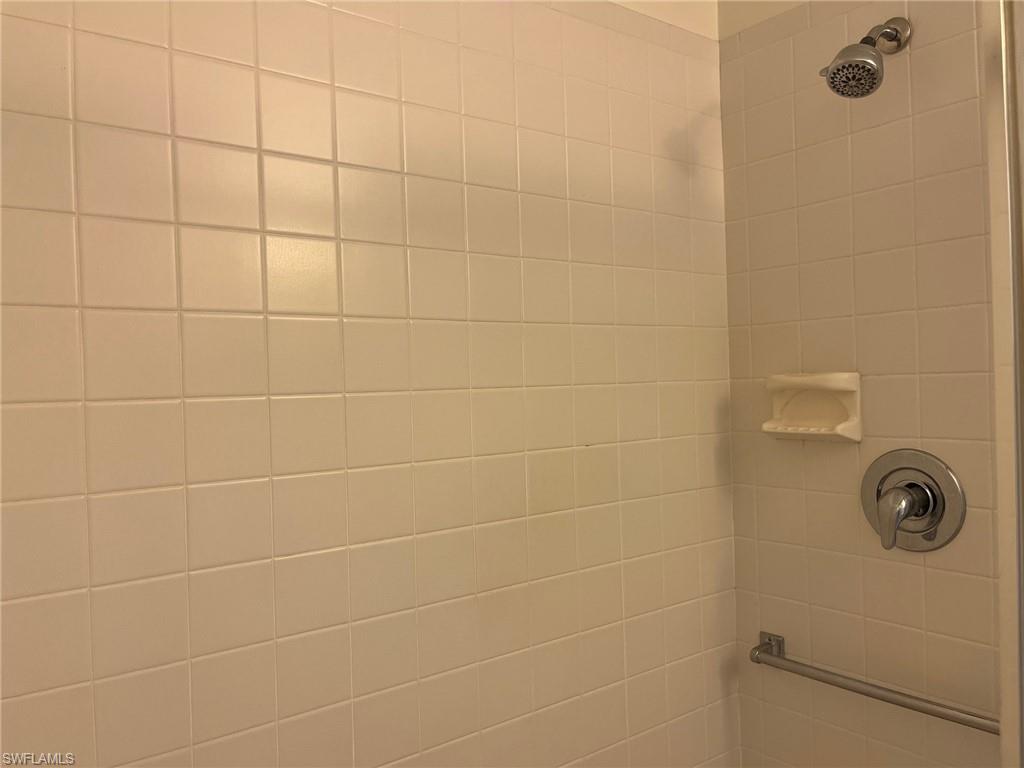 SEVEN LAKES - Residential