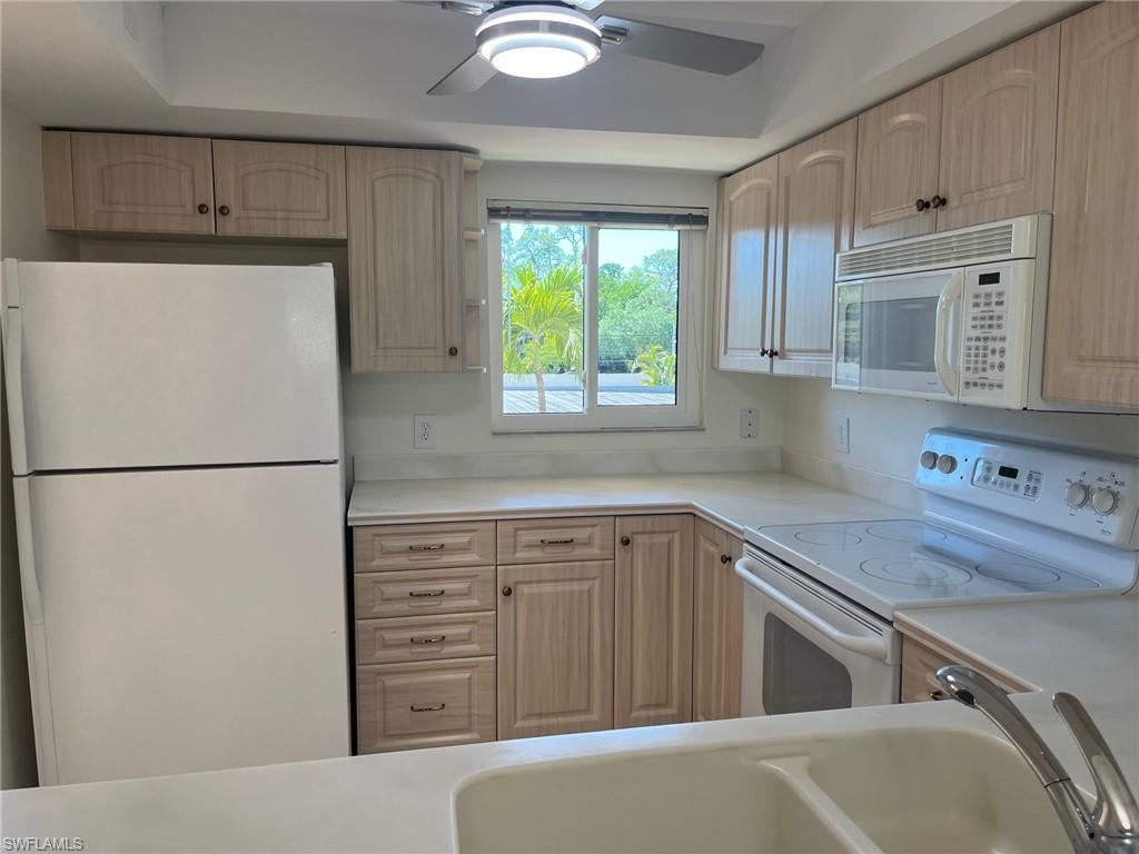 SEVEN LAKES - Residential