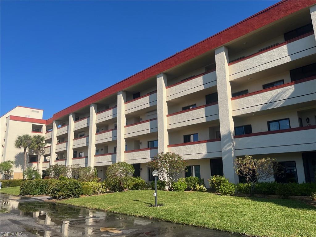 SEVEN LAKES - Residential