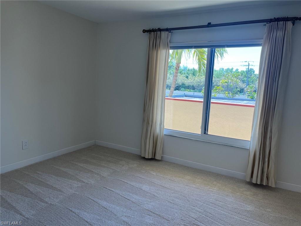 SEVEN LAKES - Residential