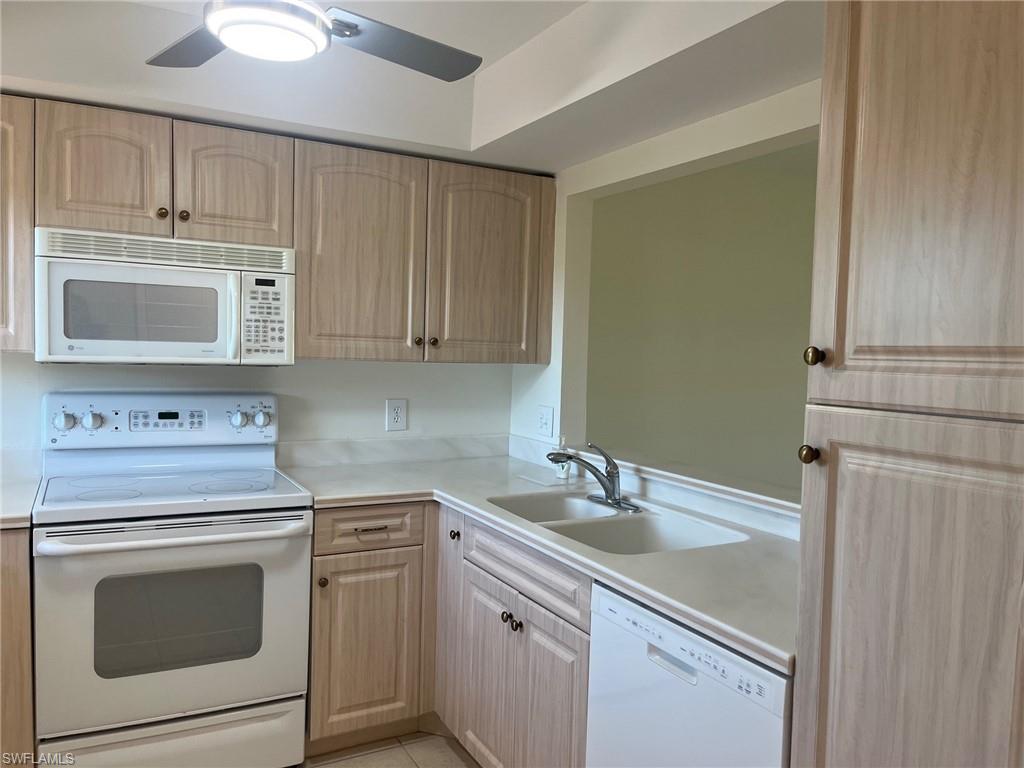 SEVEN LAKES - Residential