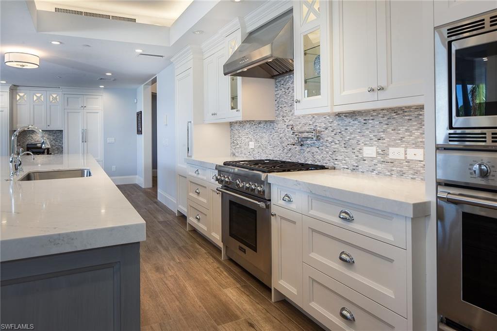 L'ERMITAGE AT GREY OAKS - Residential