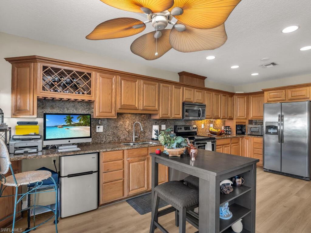 EVENINGSTAR CAY - Residential