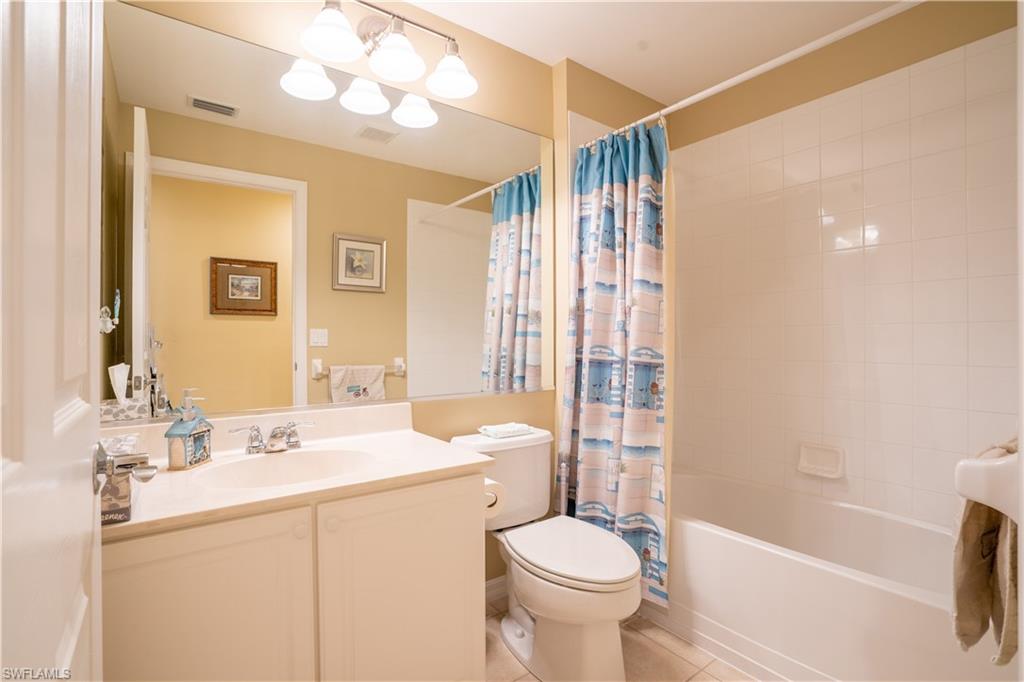 HAMPTON LAKES - Residential