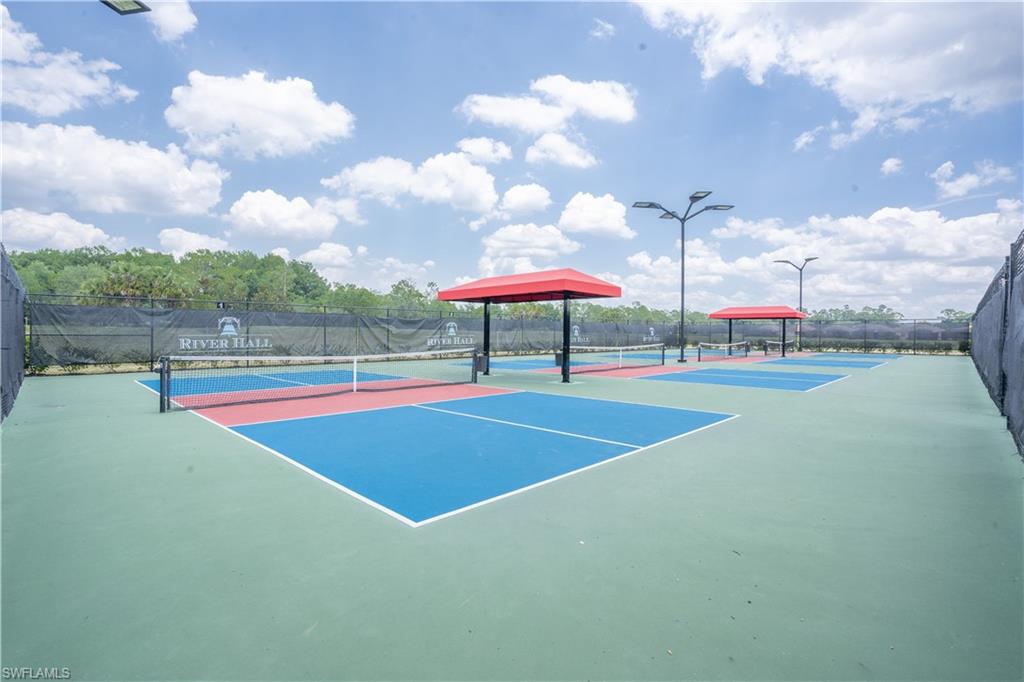 HAMPTON LAKES - Residential