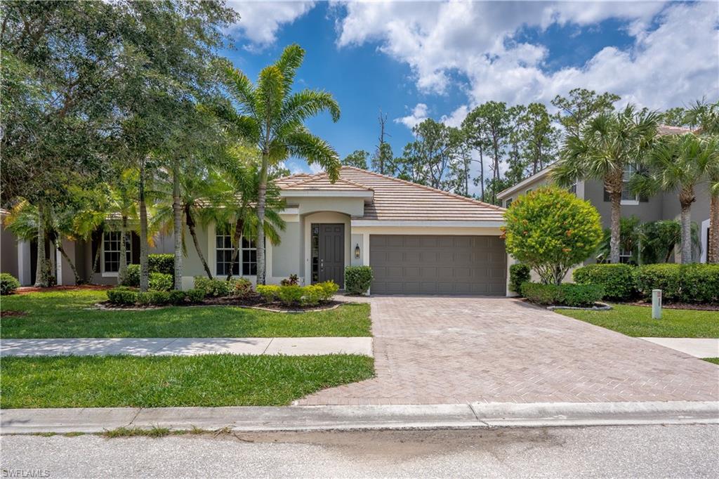 HAMPTON LAKES - Residential