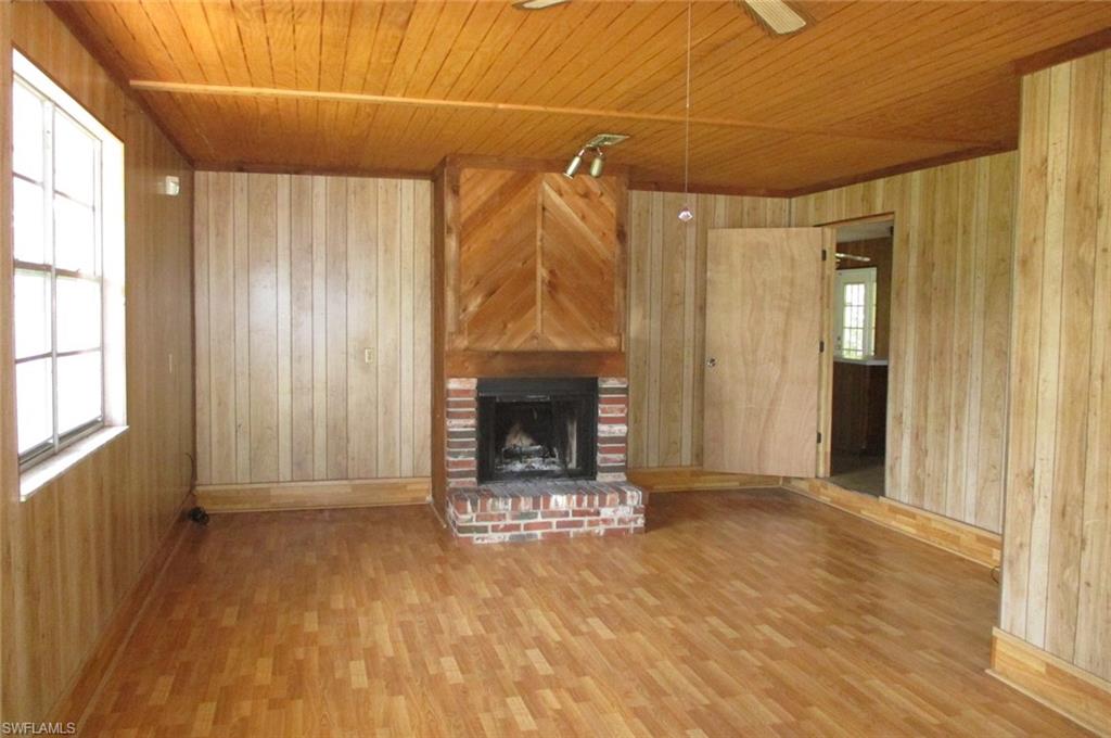 W T MADDOX 1ST ADD - Residential