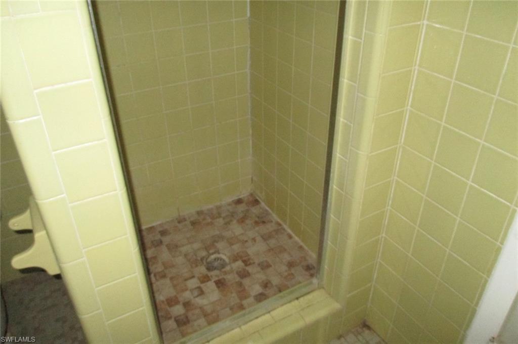 W T MADDOX 1ST ADD - Residential