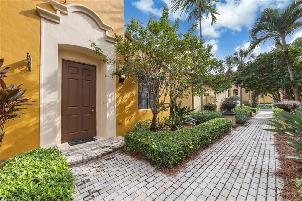 Photo of 9105 Yuba LN #7902, NAPLES, FL 34113 (MLS # 225083397)