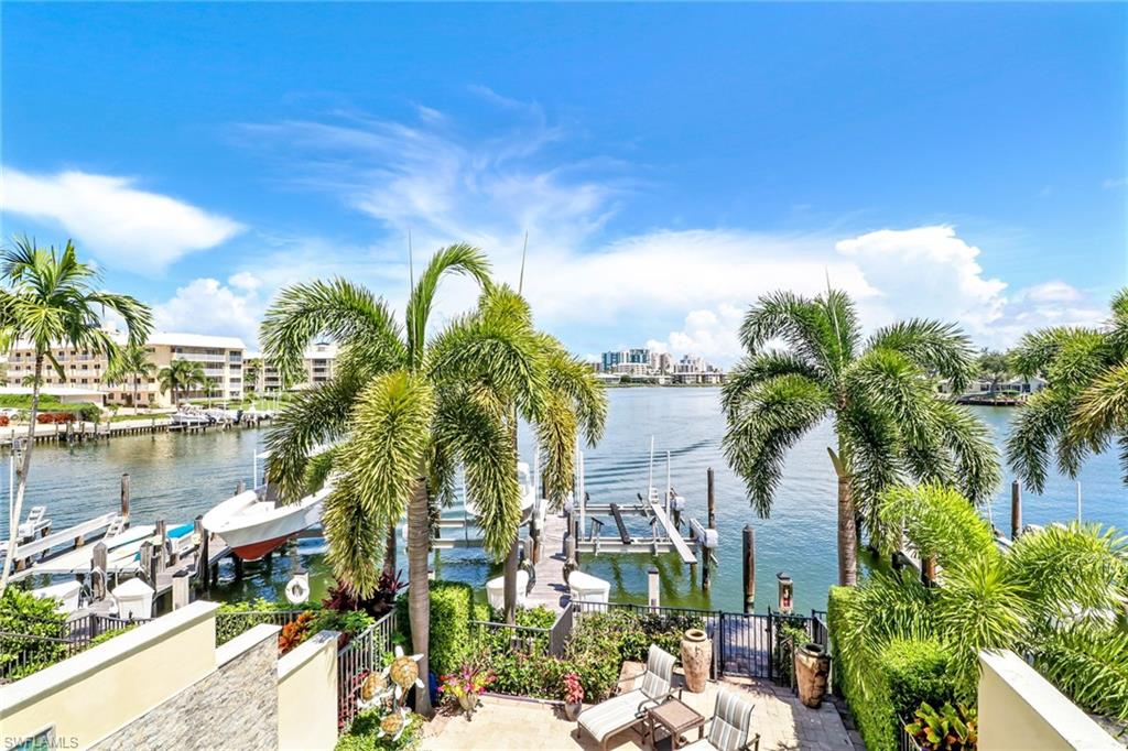 VISTA ROYALE - Residential