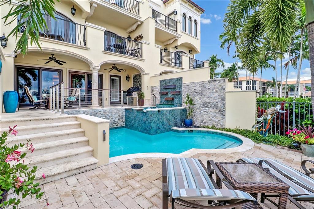 VISTA ROYALE - Residential