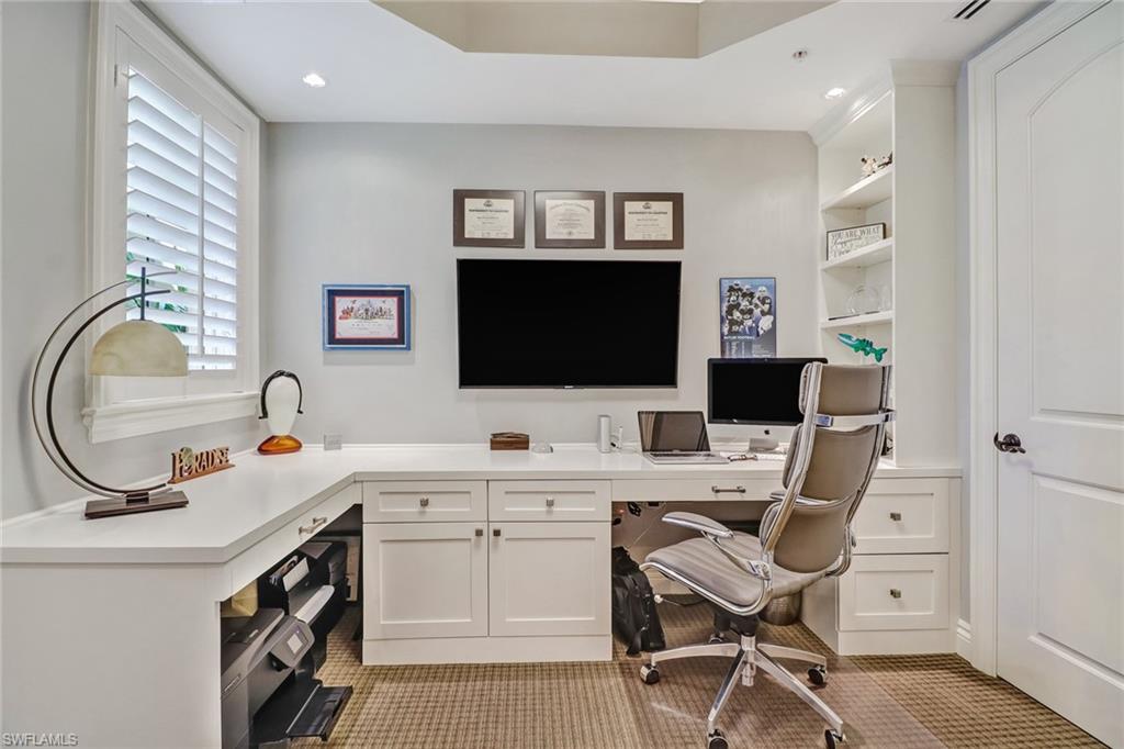 VISTA ROYALE - Residential