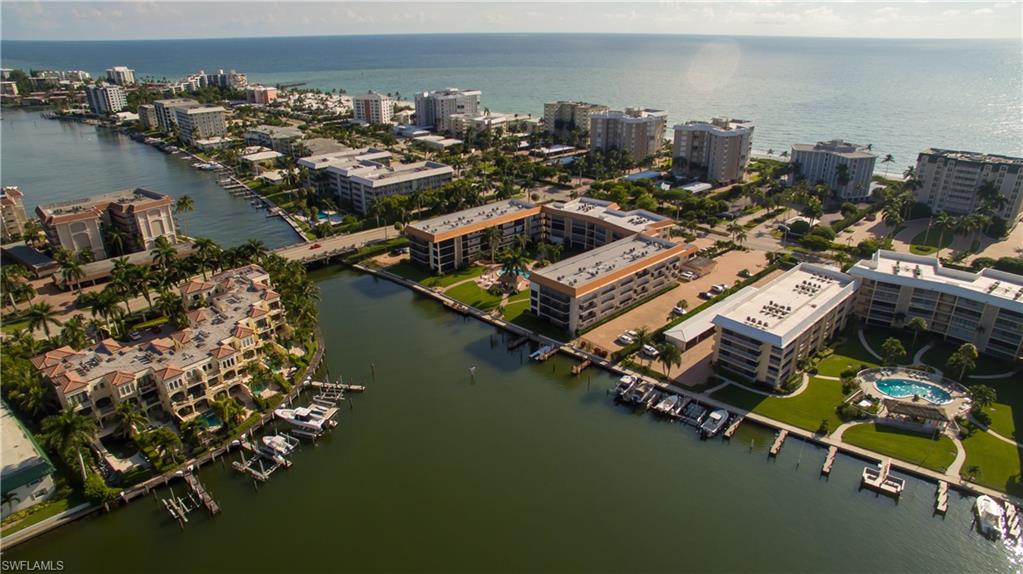 VISTA ROYALE - Residential