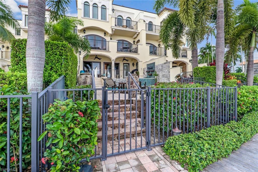 VISTA ROYALE - Residential