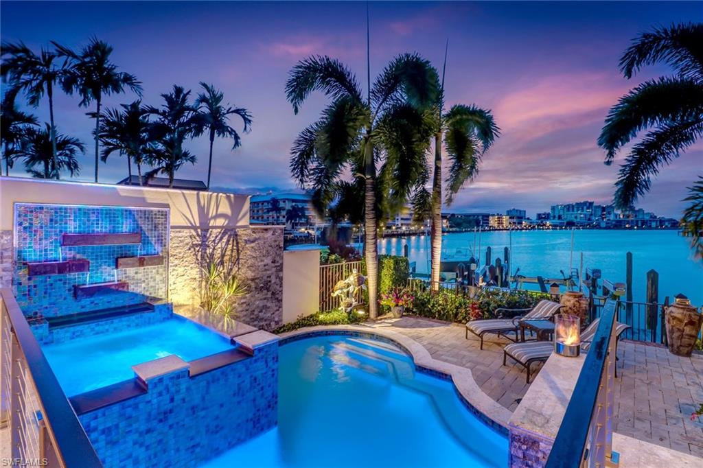 VISTA ROYALE - Residential