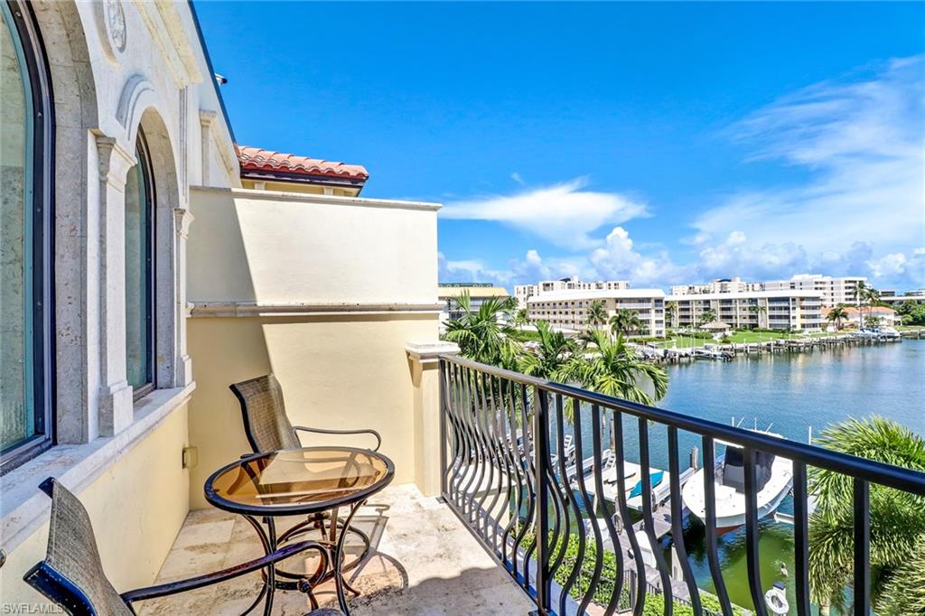 VISTA ROYALE - Residential