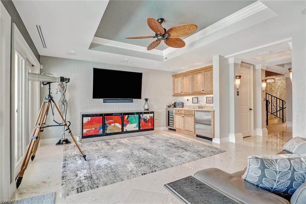 VISTA ROYALE - Residential