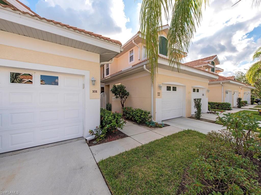 EDGEWATER AT CARLTON LAKES - Residential