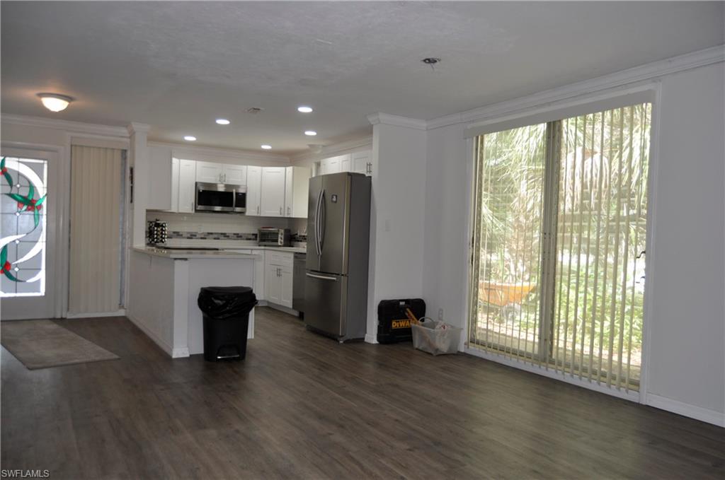 VALENCIA TERRACE - Residential Lease