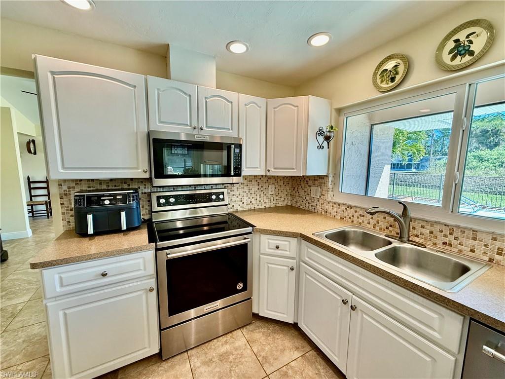 COUNTRY CLUB ESTATES - Residential