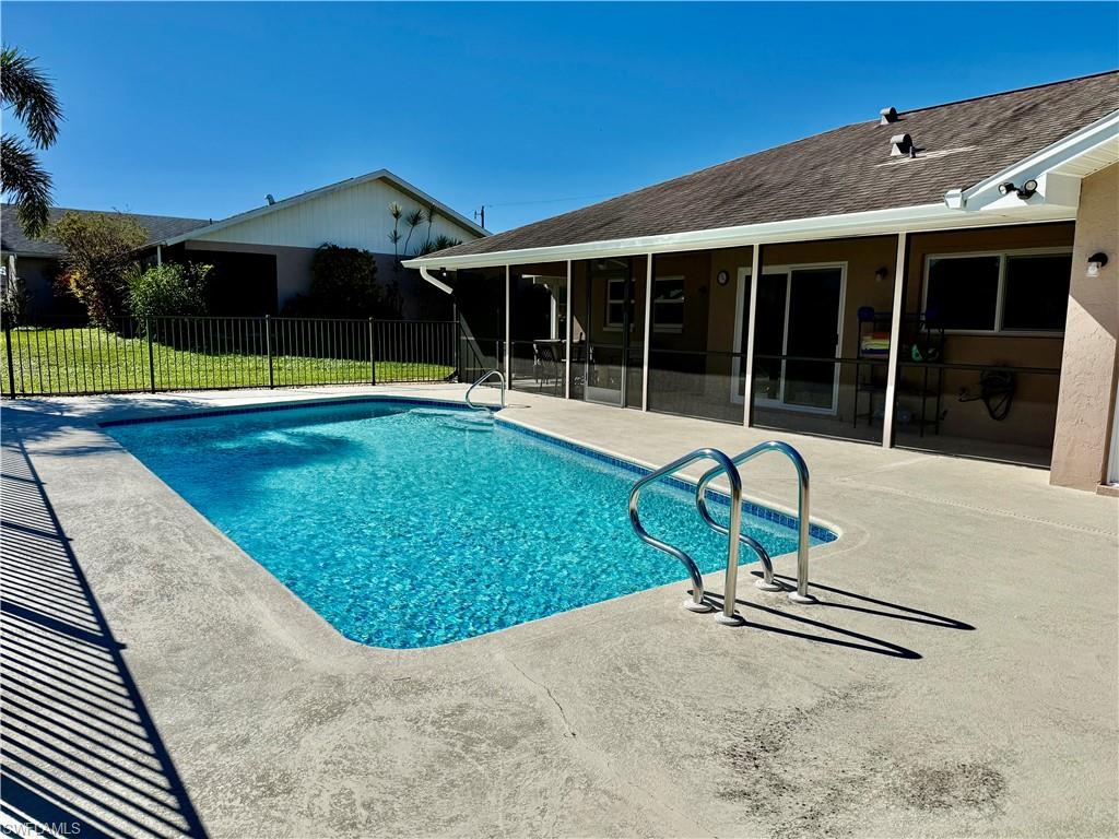 COUNTRY CLUB ESTATES - Residential