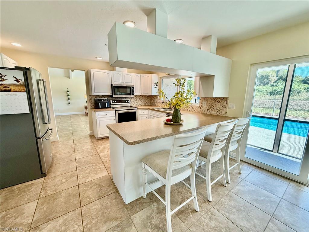 COUNTRY CLUB ESTATES - Residential