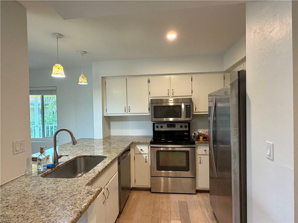 FOXMOOR - Residential Lease