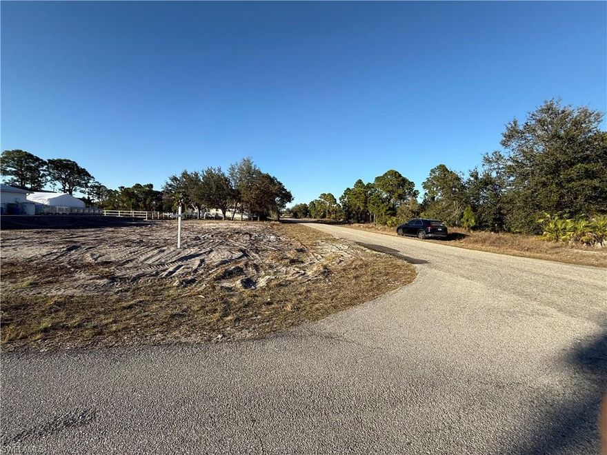 Perfect for buyers looking to build now or as a future investment in one of Lehigh Acres fastest-growing areas NO HOA fees and plenty of space to design the home you've always dreamed of
Debt miss this opportunity to secure your lot in SWFL !!!