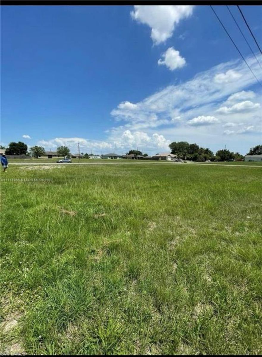 Beautiful vacant lot. Excellent Opportunity to build your home for owner or investor.  Close to supermarkets,schools shoppes and beaches.