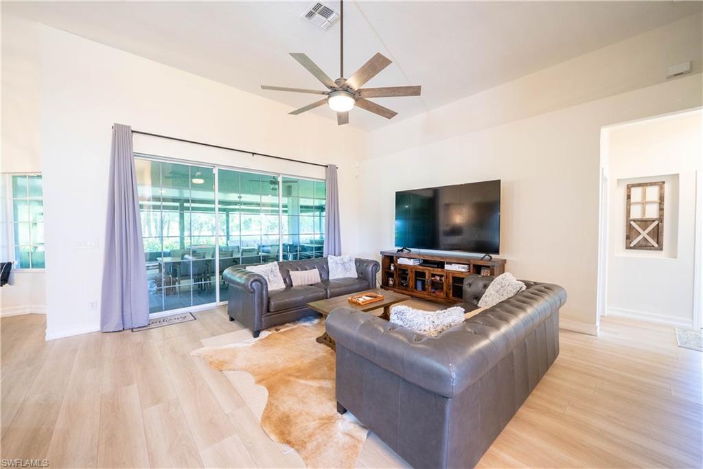 1480 Peach PL