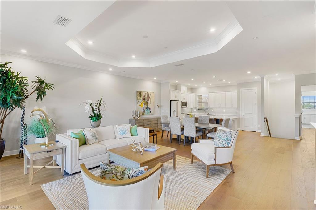 ESPLANADE - Residential