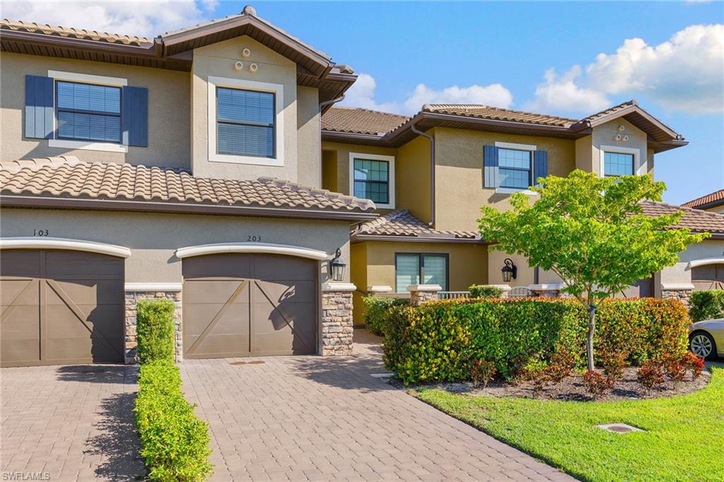 ESPLANADE - Residential