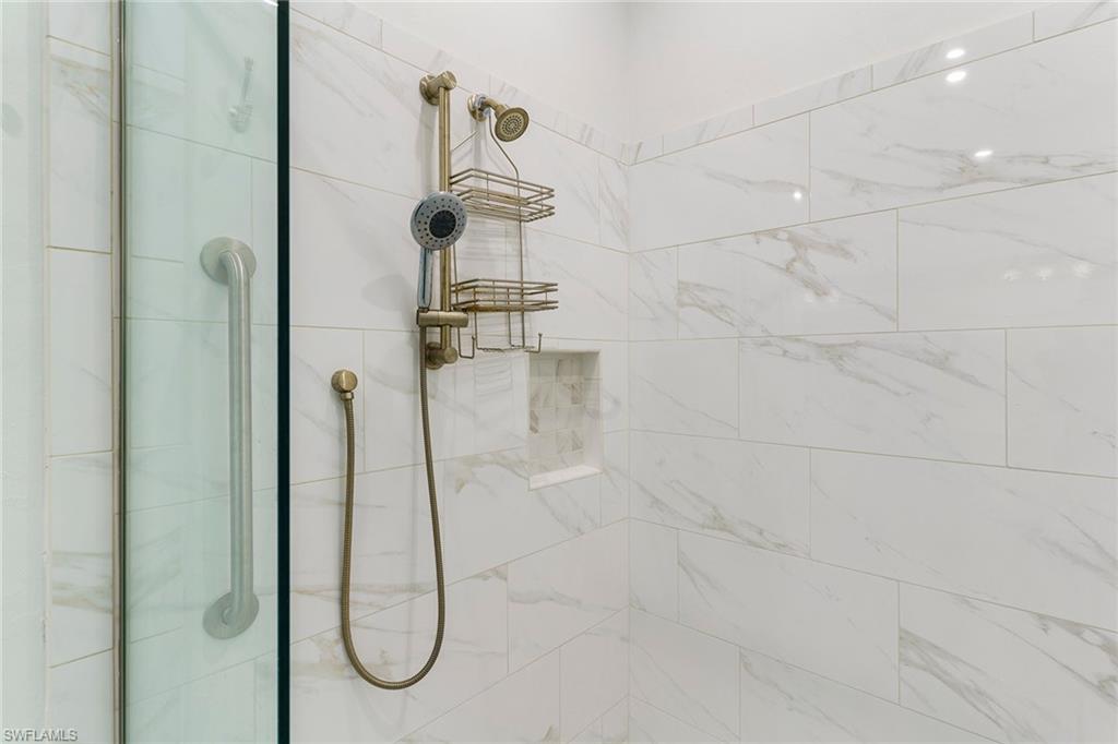 ESPLANADE - Residential