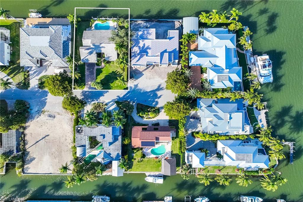 AQUALANE SHORES - Residential