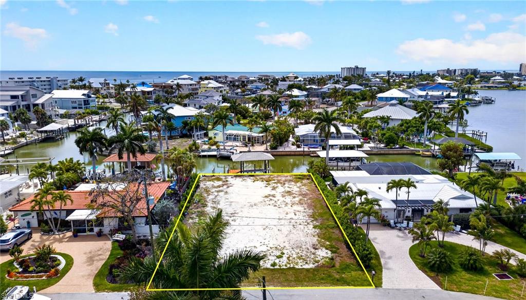 LAGUNA SHORES - Land