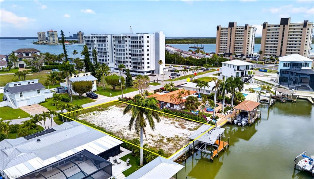 LAGUNA SHORES - Land